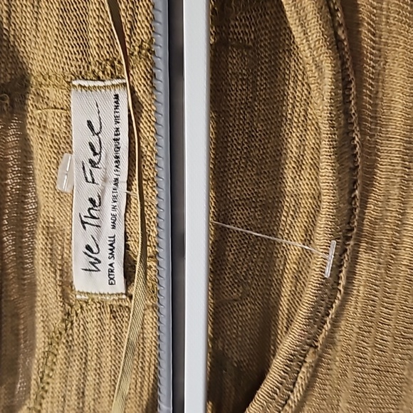 Top - Picture 2 of 6